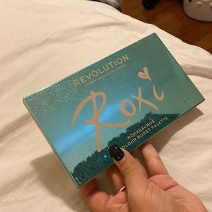 Revolution roxi eyeshadow palette